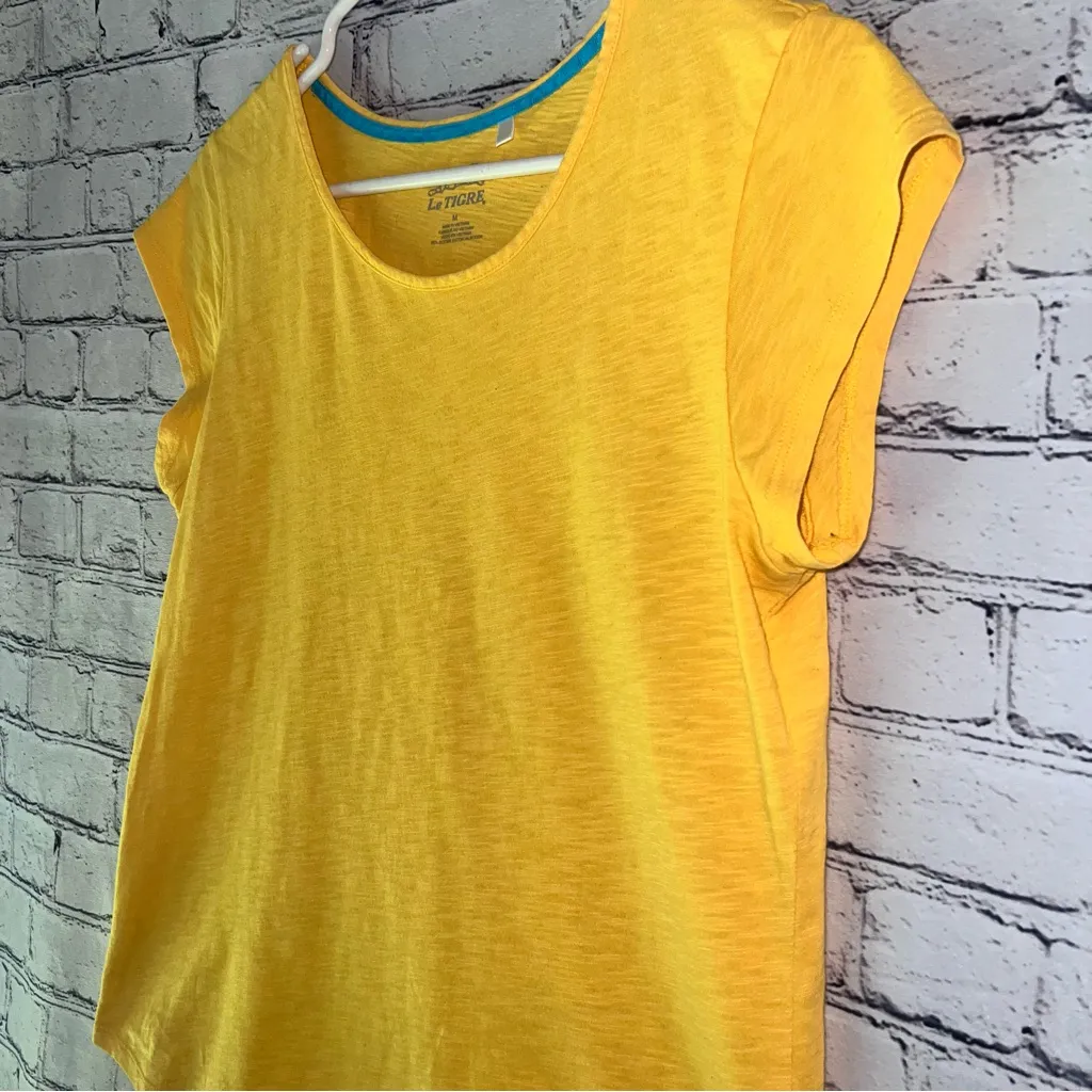 Le‎ Tigre Women’s Yellow Cotton Tee Size Medium Gold - Image 2
