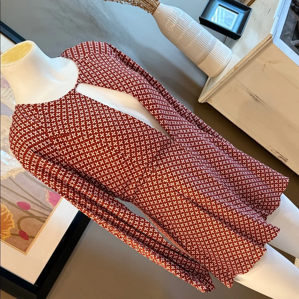 OLIVACEOUS Long Sleeve Deep Keyhole Print Romper Size Large - Image 2