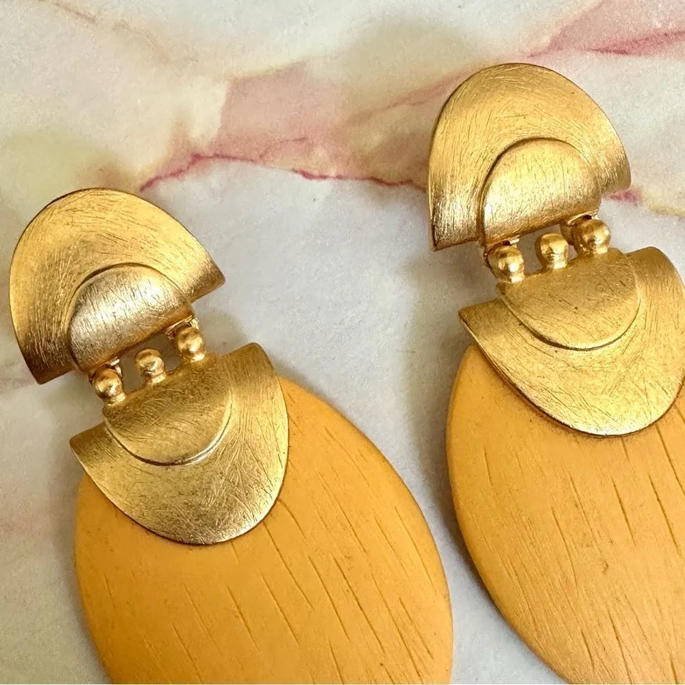 P.E.P vintage satin brushed gold tone yellow statement post earrings - Image 10