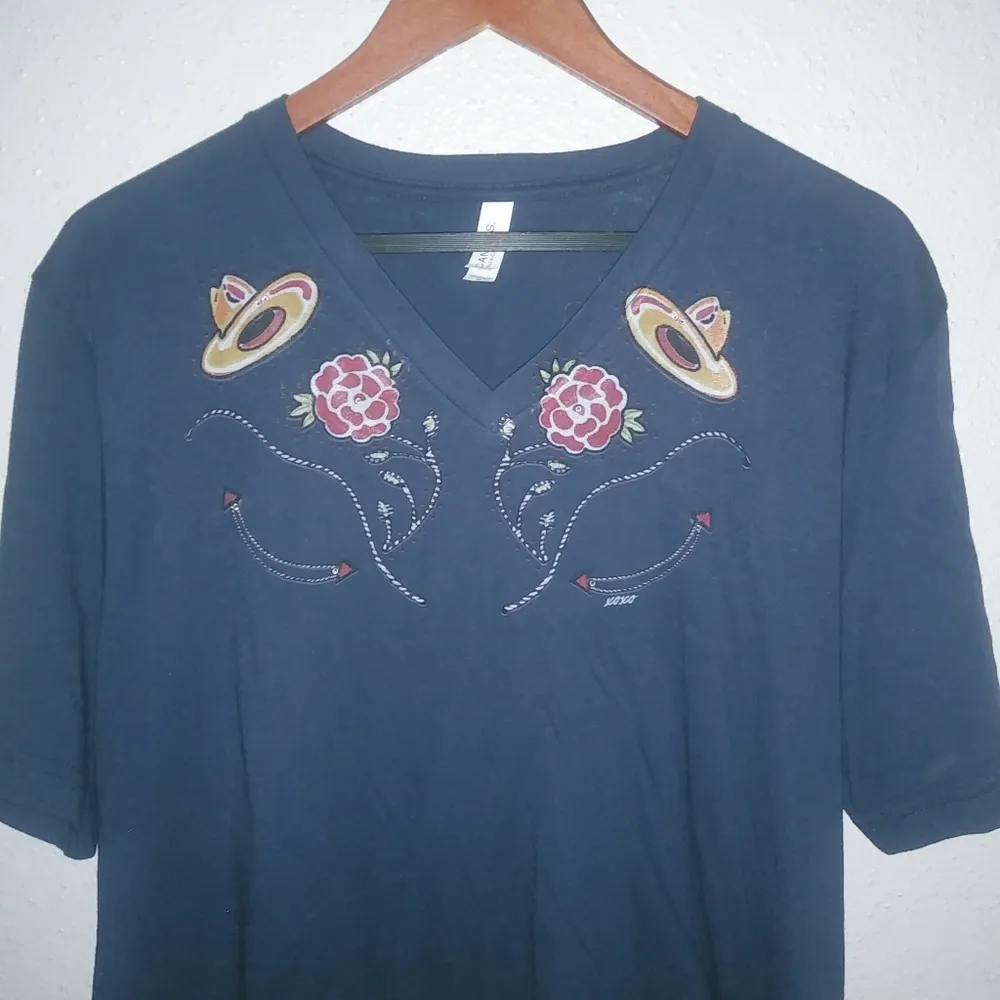 Bella Canvas XL Cowgirl Mexican Sombrero Cactus V-Neck T-Shirt Top in Navy - Image 2