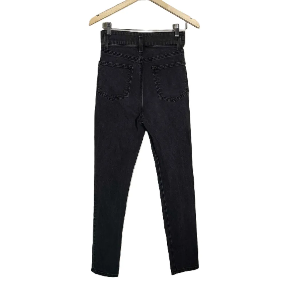 Reformation Women's Vintage Black Wash High Rise V Cut Waist Ankle Jeans Size 27 - Image 6