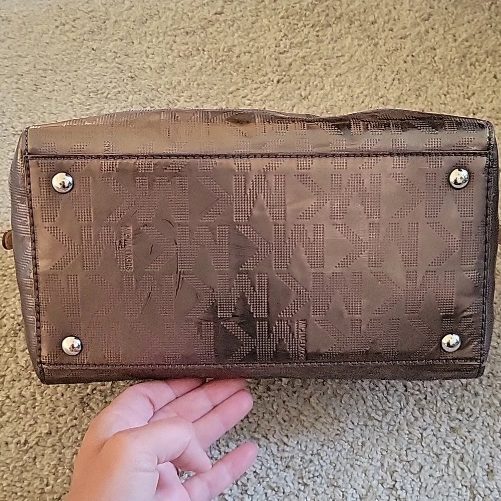 Michael Kors Metallic HandBag - Image 4