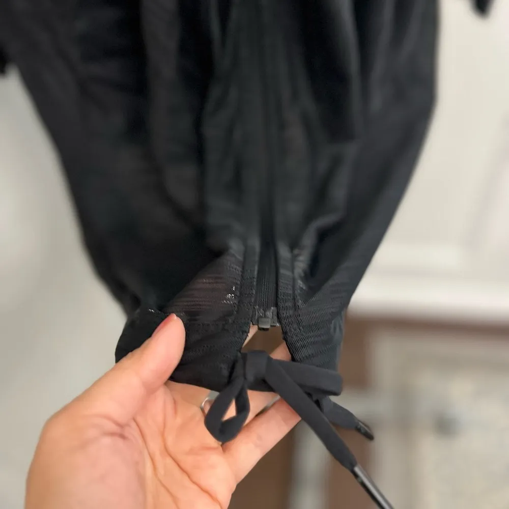 🖤 Lululemon Lab Haze Jacket – Black | Size: 19” P2P | Cinch Waist Mesh | Rare - Image 5