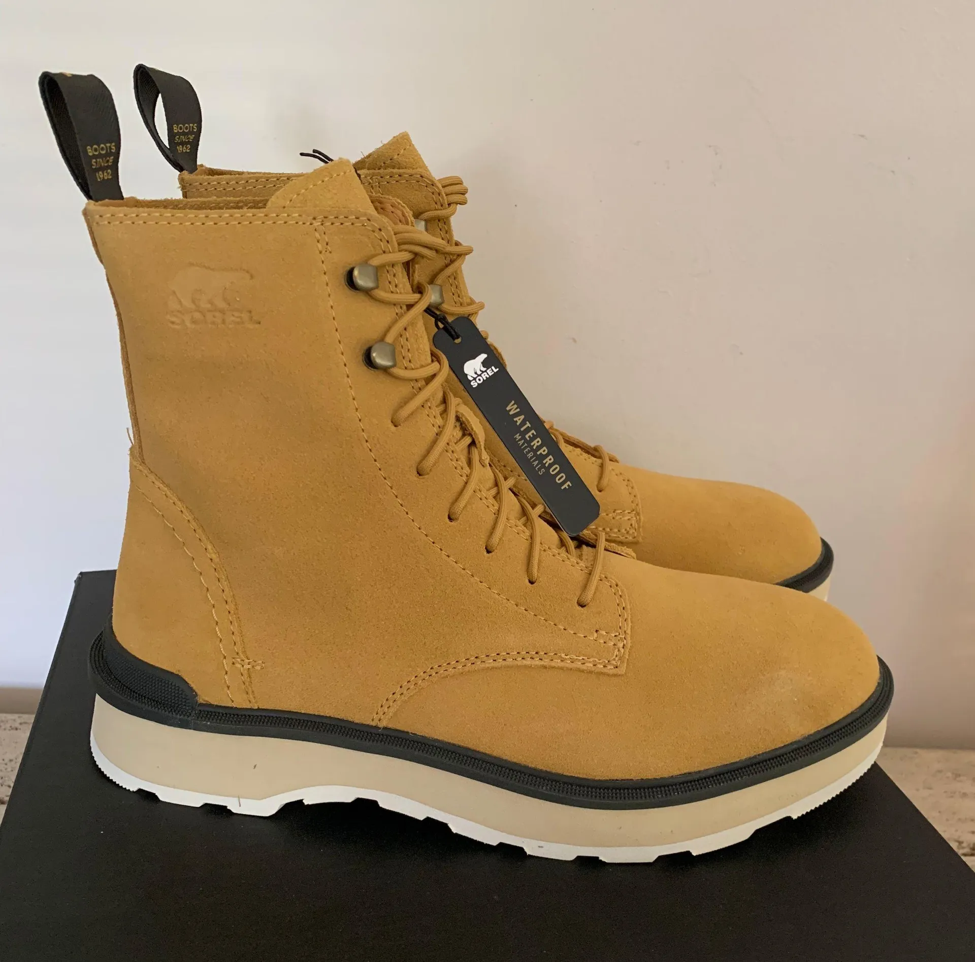 Women's Hi-Line Lace-Up Mid-Shaft Lug-Sole Booties - Image 8