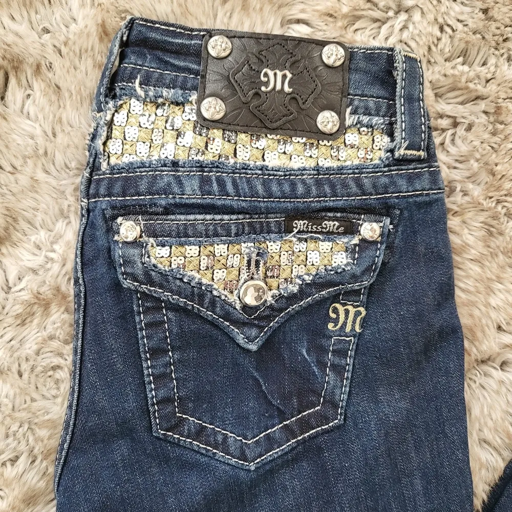 Miss Me Jeans Signature Rise Sequin Pocket Boot Cut Jeans Style JP6239BL Size 26 - Image 2