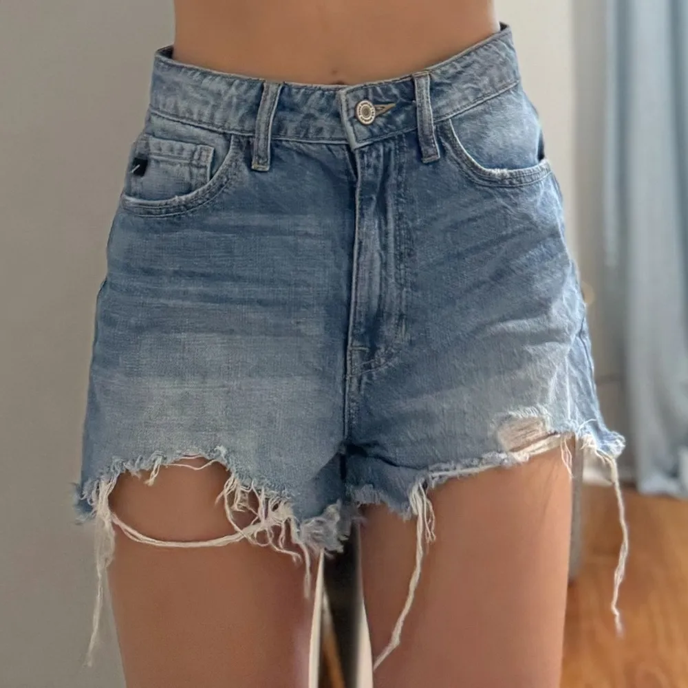 KanCan Distressed Jeans Shorts Size 25 - Image 3