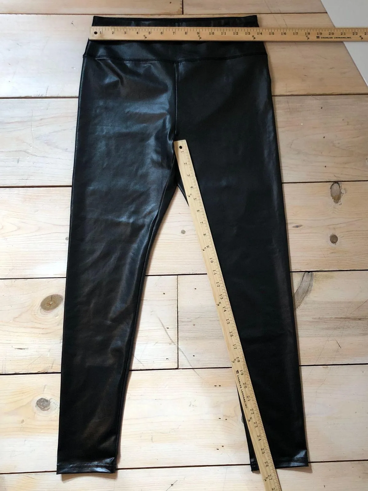 Wild Fable NWOT Women's High Waisted Liquid Black Faux Leather Leggings Size M - Image 6