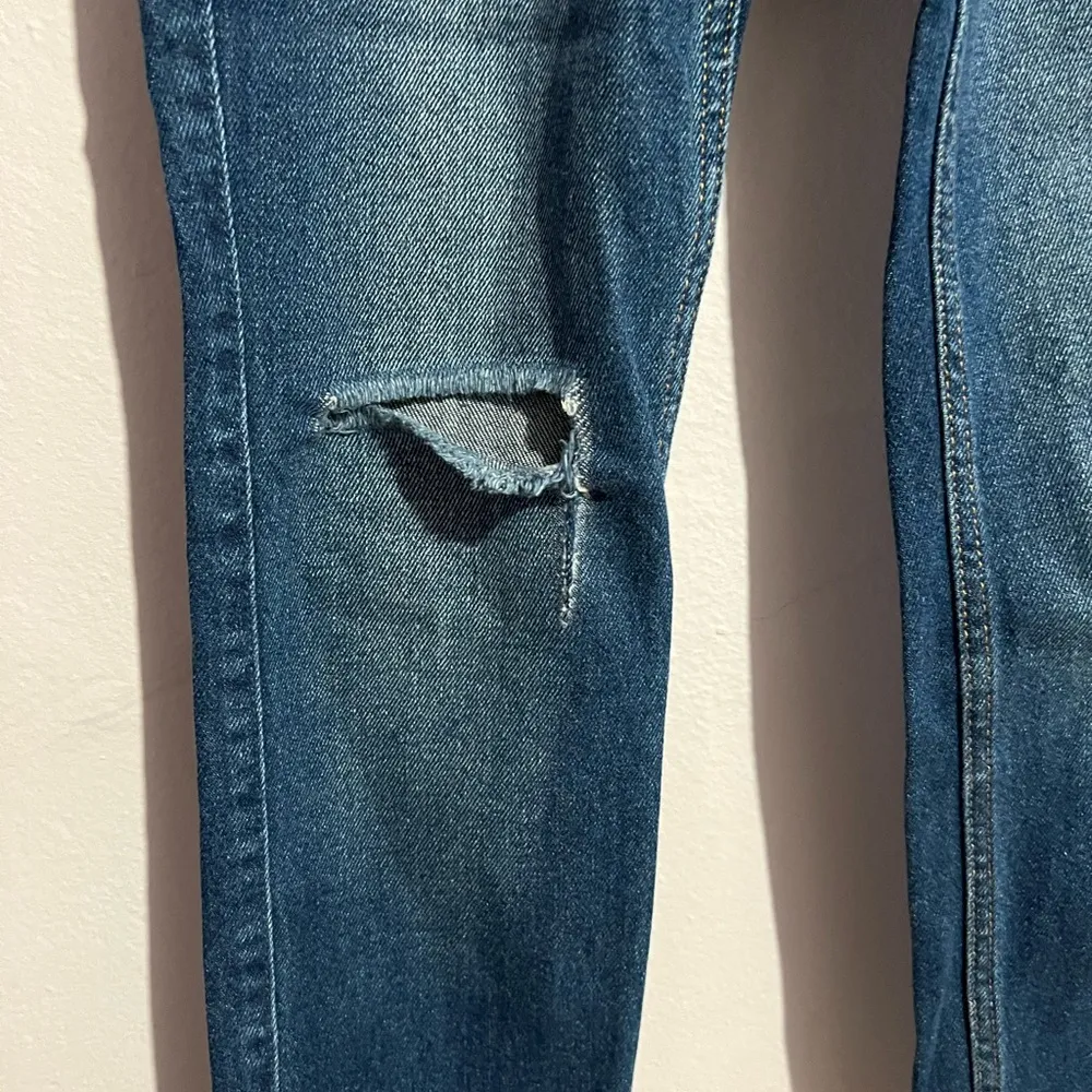 Hollister Low Rise Super Skinny Jeans Floral Embroidery - Image 3