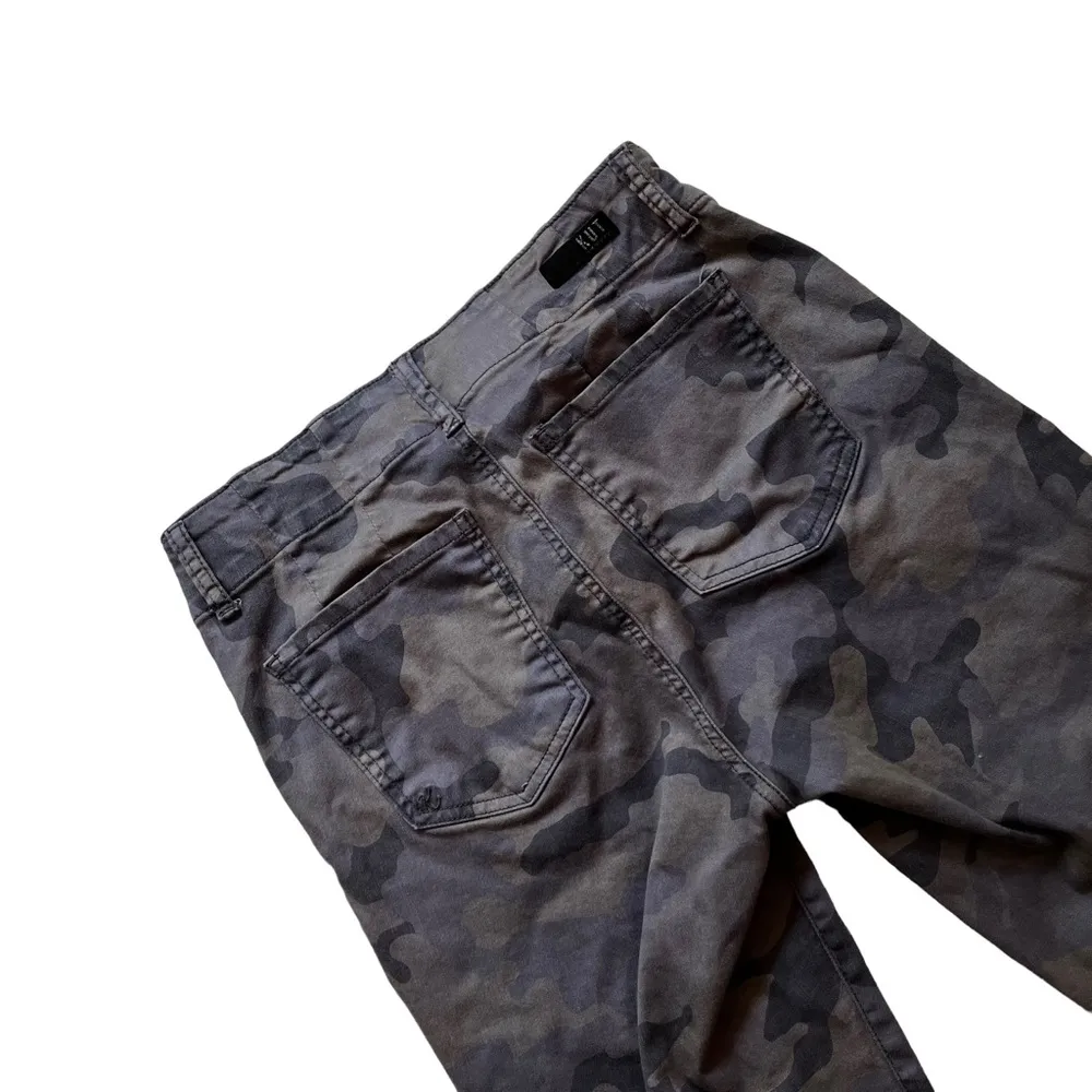 Kut From The Kloth Grey Camo High Rise Crop Straight Leg, Sz 6 - Image 7