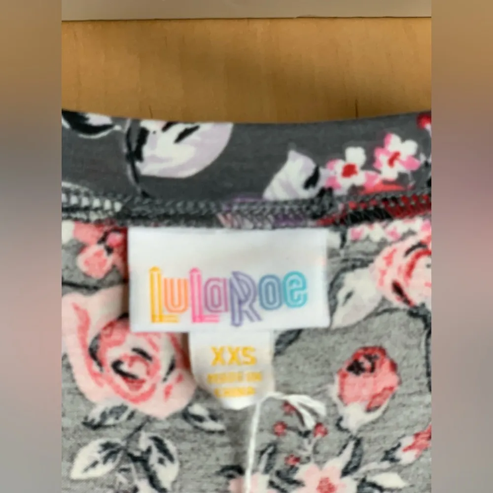LulaRoe Floral Iris V-Neck Women's Top.  Size-XXS - Image 4