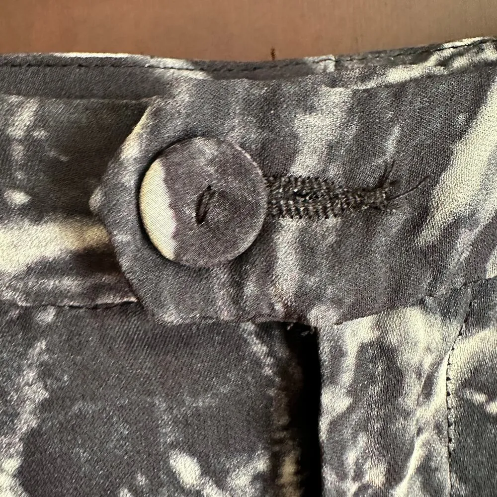 BNWT HAUTE HIPPIE | Black and White Printed Silk Cuffed Trousers | Size 4 - Image 4