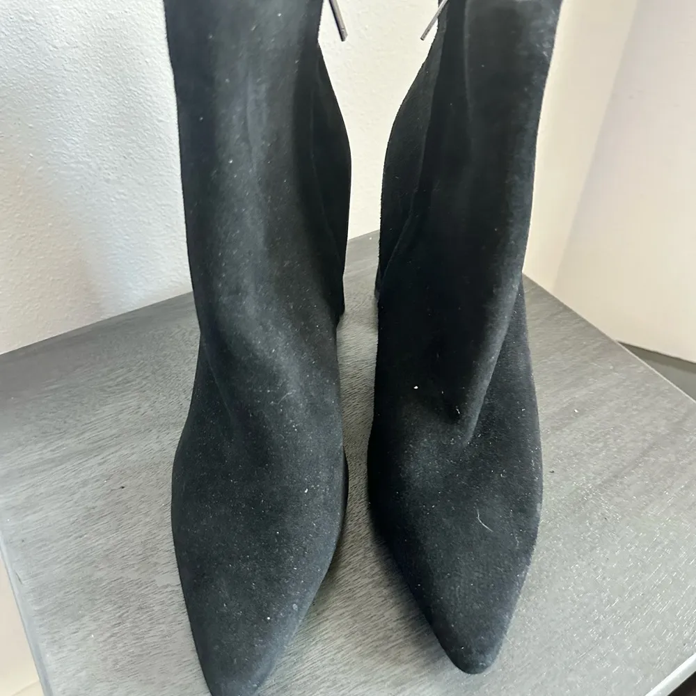 Marc Fisher LTD
Kulika Suede Leather Ankle Booties SZ 8.5 - Image 2