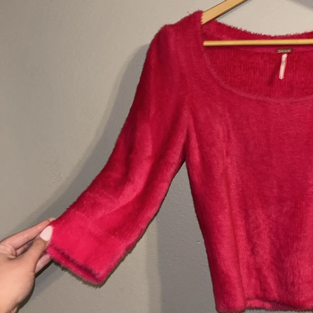 Free People 3/4 length sleeve “Moonbeam Pullover” fuzzy top size Small - Image 6