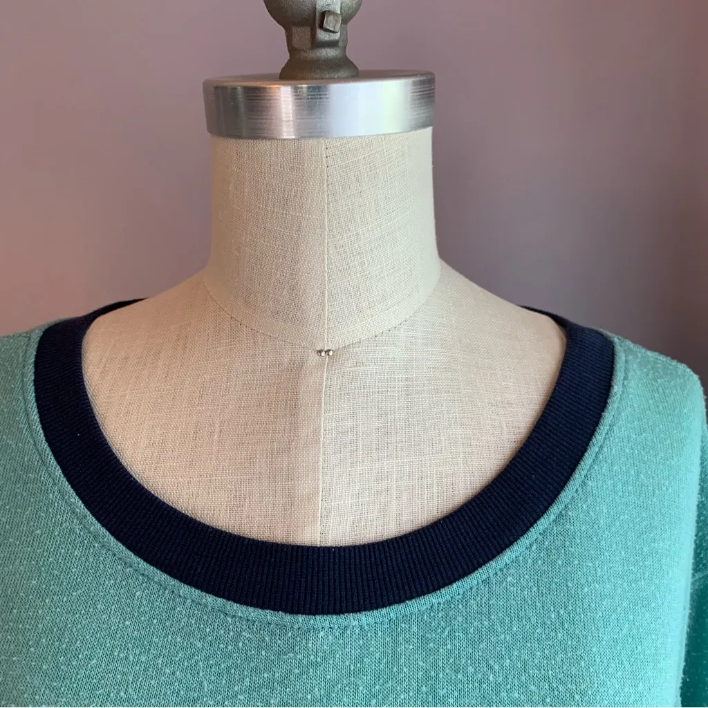 UO Truly Madly Deeply long sleeve pullover green with dark blue trim Size Medium - Image 4