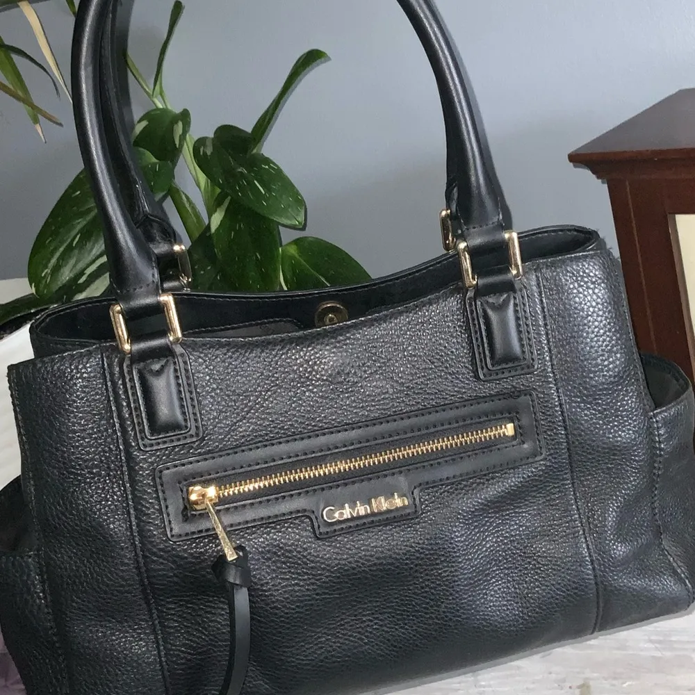 Calvin Klein Black Pebbled Leather Satchel Purse Bag with Gold Accents - Image 13