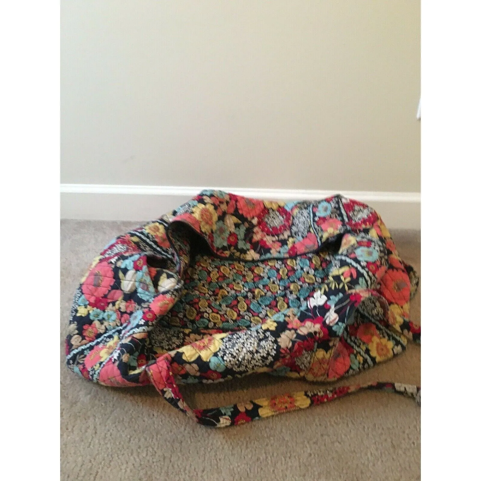 Vera Bradley  Floral Duffle Bag Large Size - Image 6