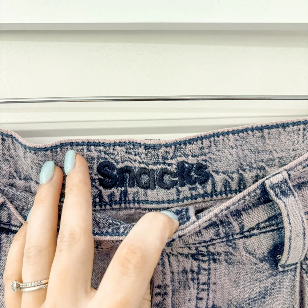 NEW Mother SNACKS The Pleated Fun Dip Puddle Jeans Purple Size 27 - Image 5