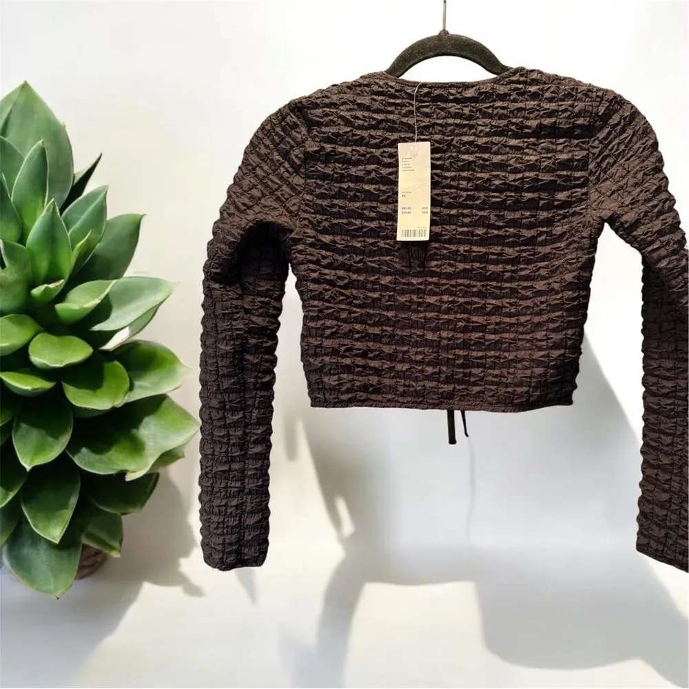 Urban Outfitters NWT Sylvie Bubble Knit Tie-Front Top XS - Image 4