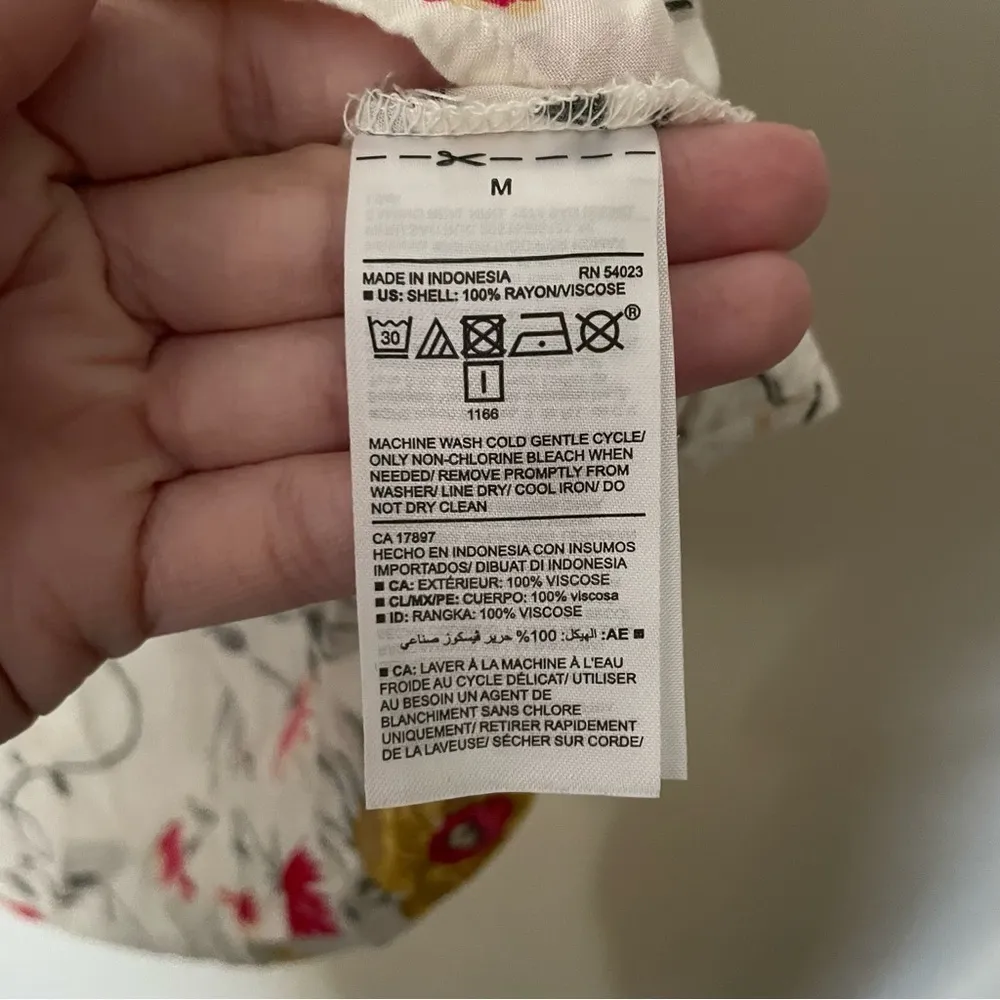 Old Navy White Floral Sleeveless Tie-Neck Tank Top - Image 5