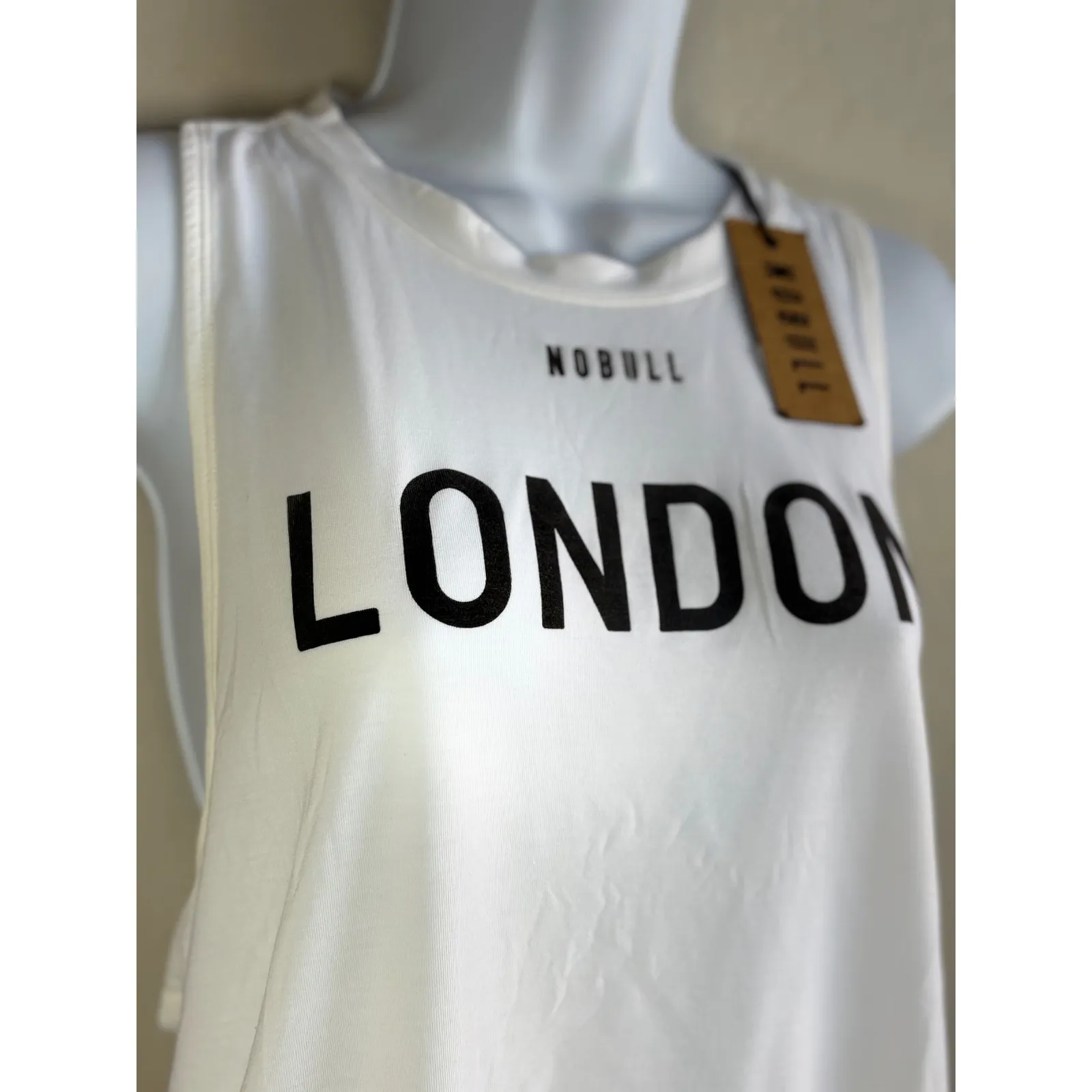 NWT‎ NOBULL London White Sleeveless Tank Top Limited Edition  Women's Size L - Image 2