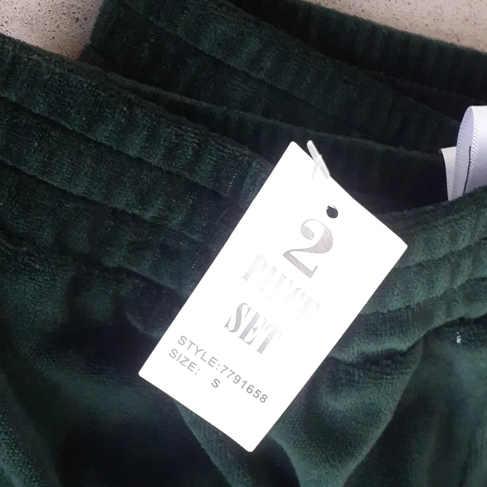 Beautees Green Velour Two Piece Set SIZE S - Image 4