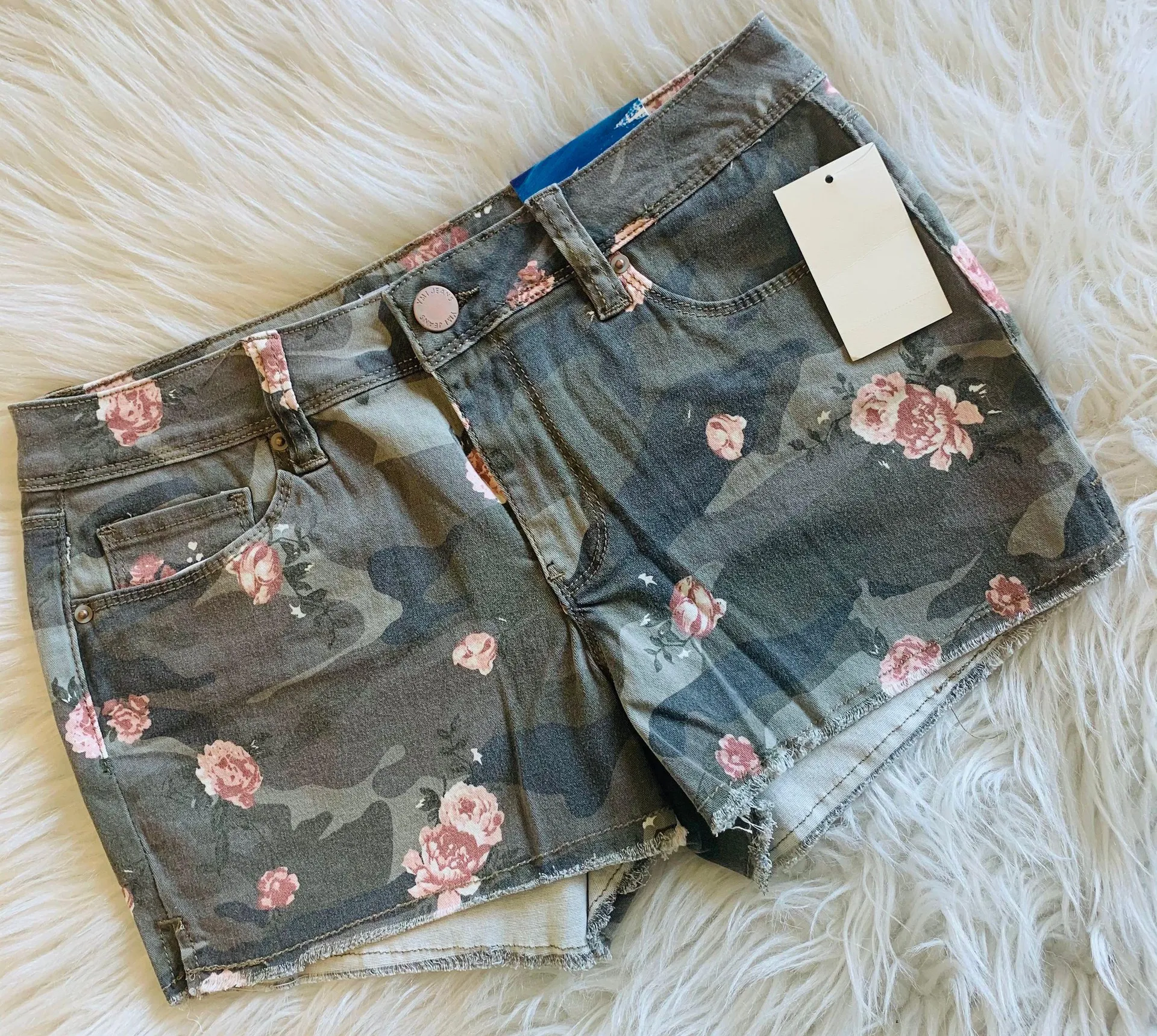 Camo Denim Jean Shorts YMI Womens 7 NWT - Image 5