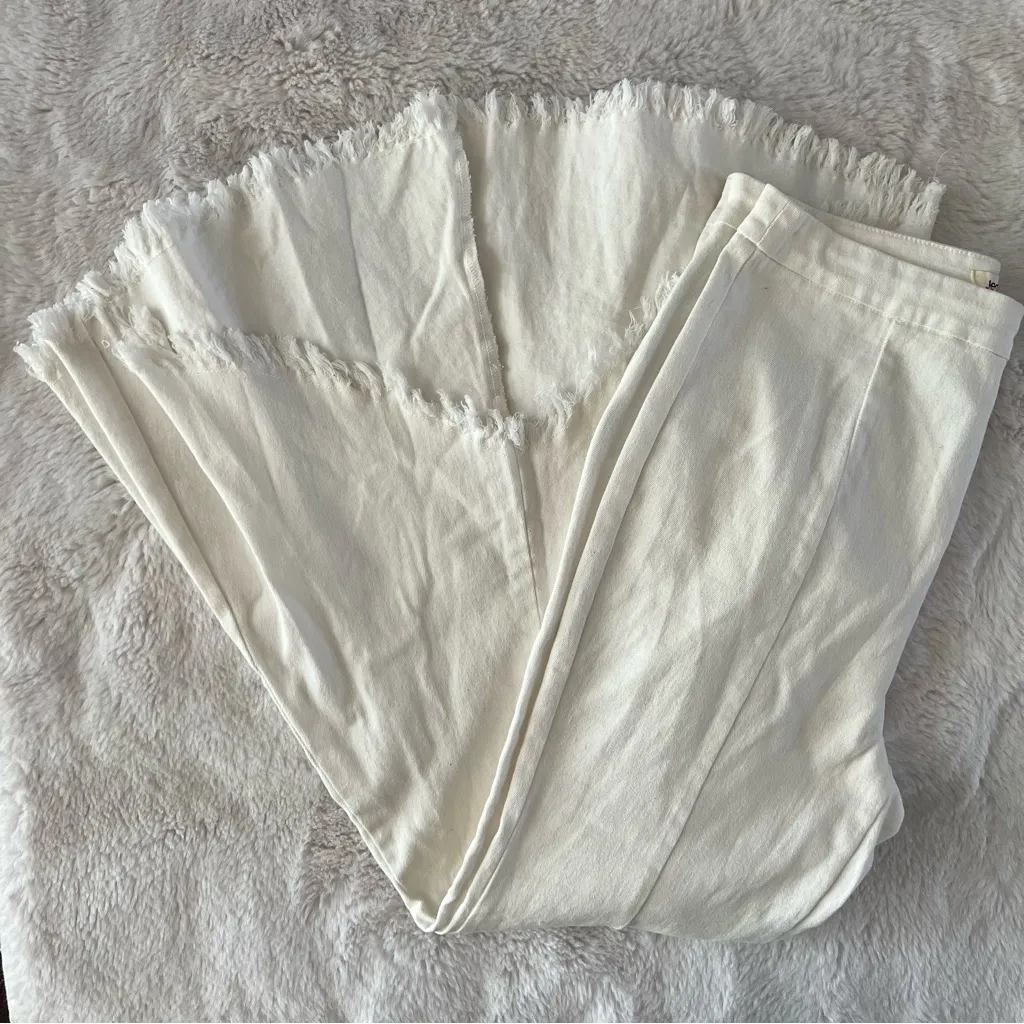 Cropped Super Flare White Jeans Size M - Image 2