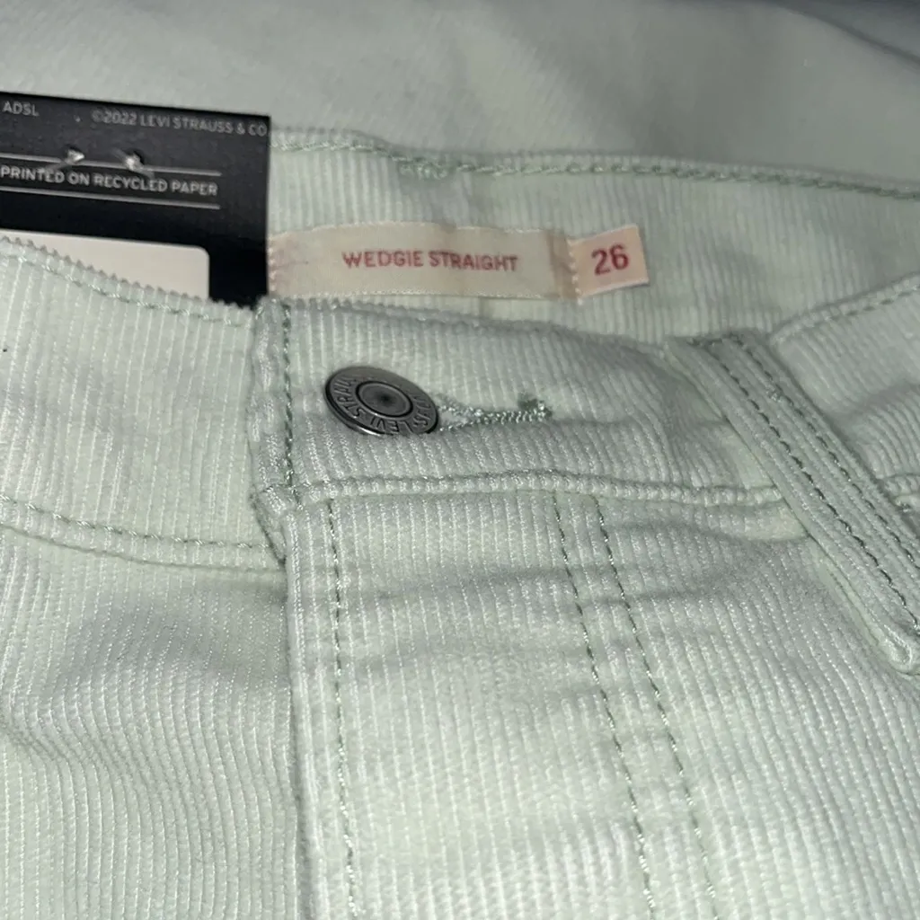 NWT LEVI'S WEDGIE STRAIGHT FIT CORDUROY WOMEN'S PANTS Mist Green 26X26 - Image 6
