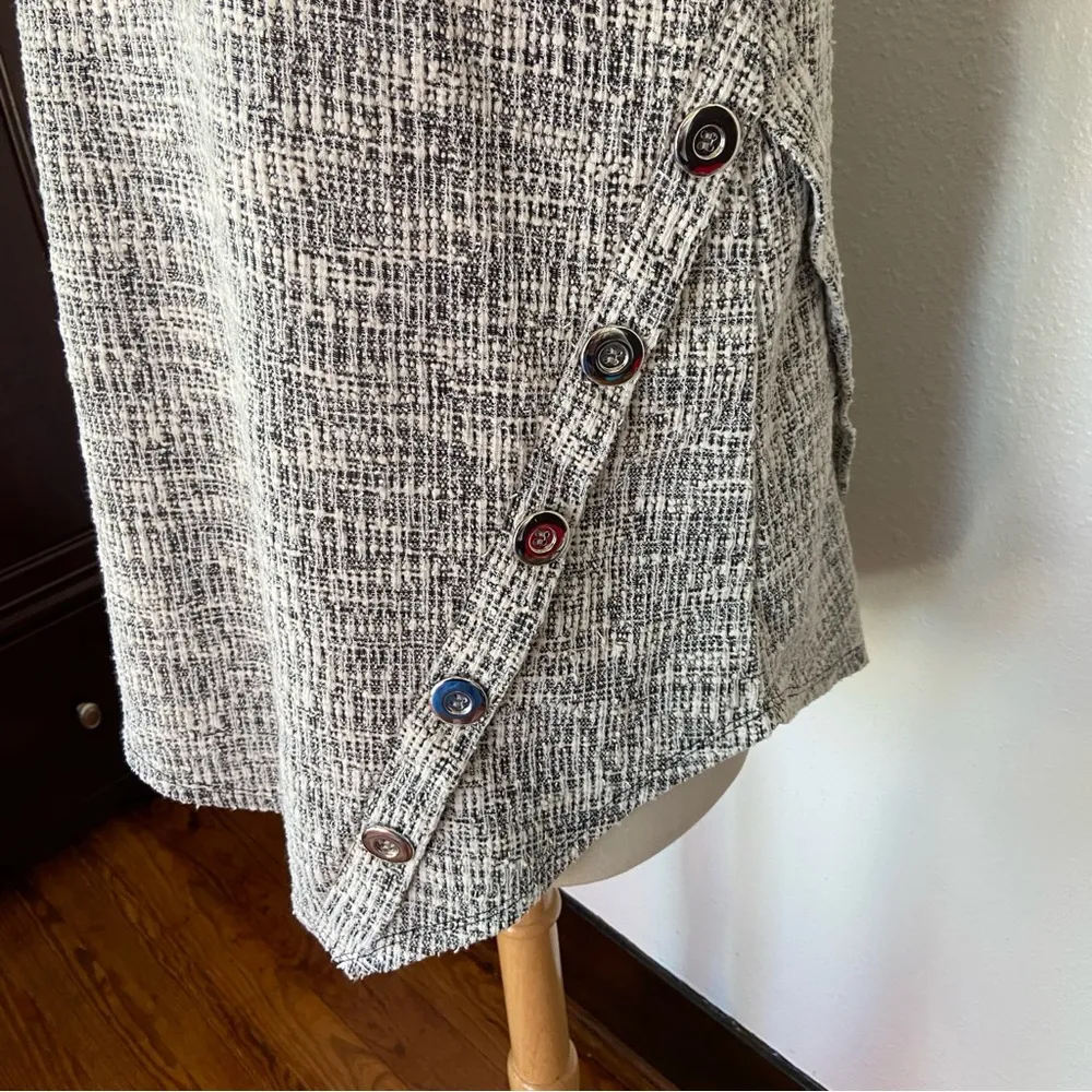 Grey & White 3/4 Sleeve Blouse - Image 4