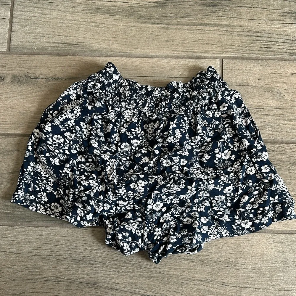 Hollister printed shorts ultra high rise - Image 4