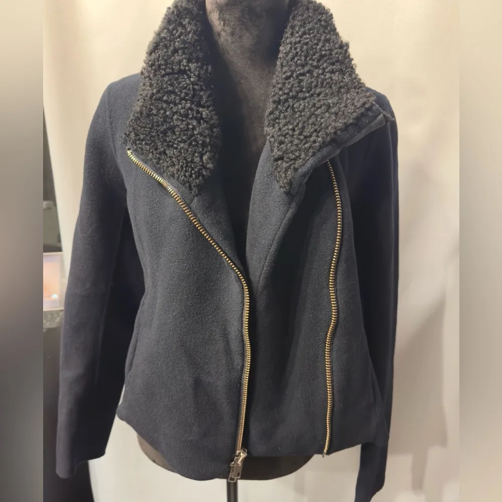 Vince Black wool Lamb Shearling Cashmere Moto Jacket. Size Large - Image 11