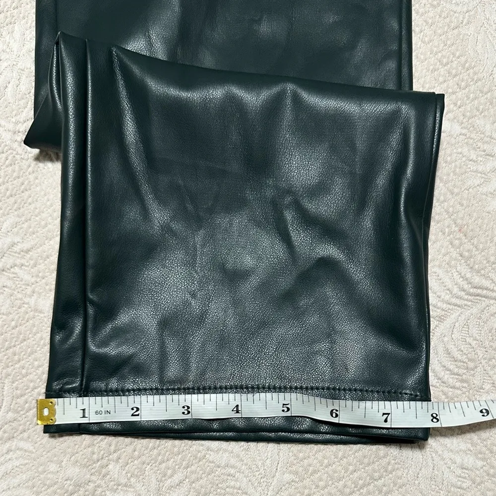 New with tags Calvin Klein
Women's Faux-Leather Straight Leg Pants
Elegant - Image 8