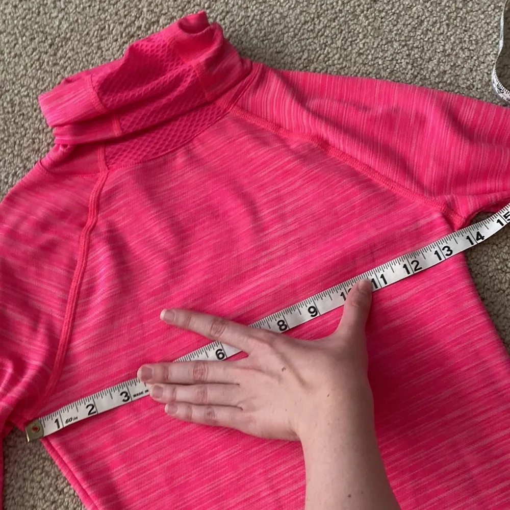 Under Armour Fitted Long Sleeve Turtleneck Top Shirt Hot Pink Size XS Like New - Image 3