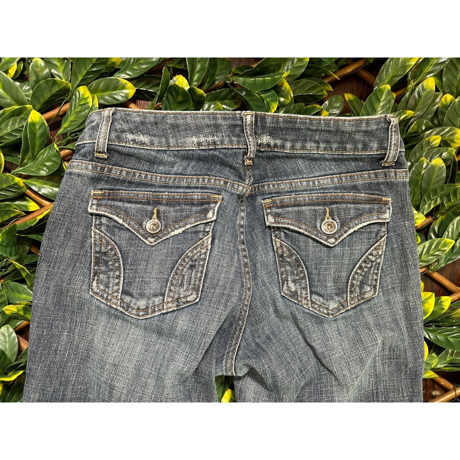 DKNY y2k  Bootcut Jean Size 6 - Image 4