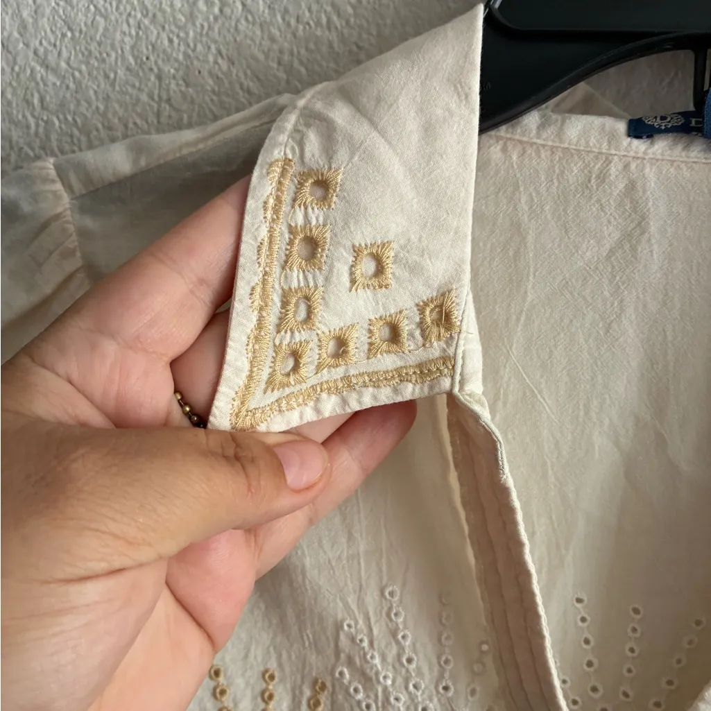 Democracy Women's Beige Embroidered Button Down Shirt S - Image 9