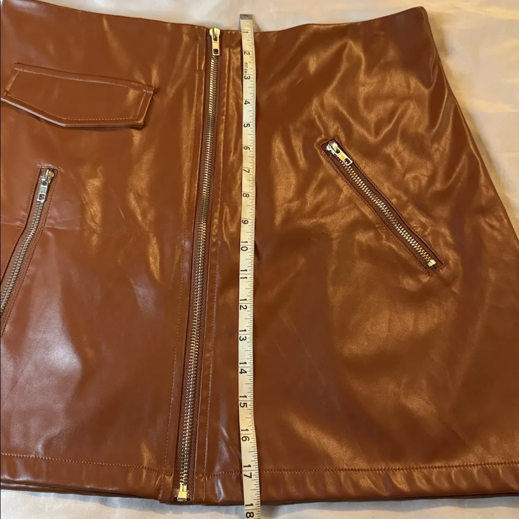 Brown Faux Leather Mini Skirt with Zipper Details Size L - Image 6