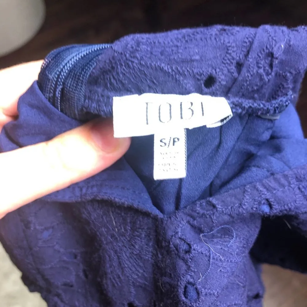 Tobi blue eyelet short sleeve romper small - Image 5