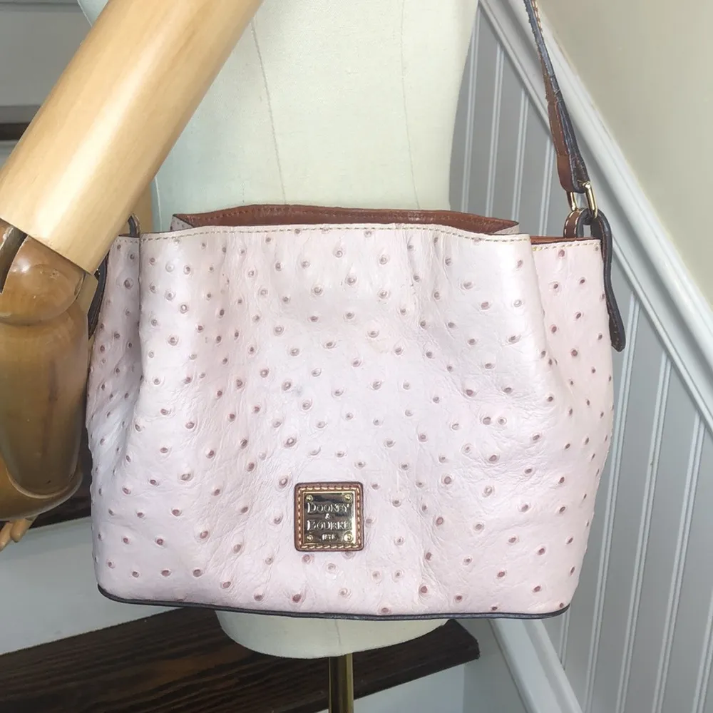 DOONEY BOURKE Pink Ostrich Embossed Leather Shoulder Bag Vintage Mint Condition - Image 15