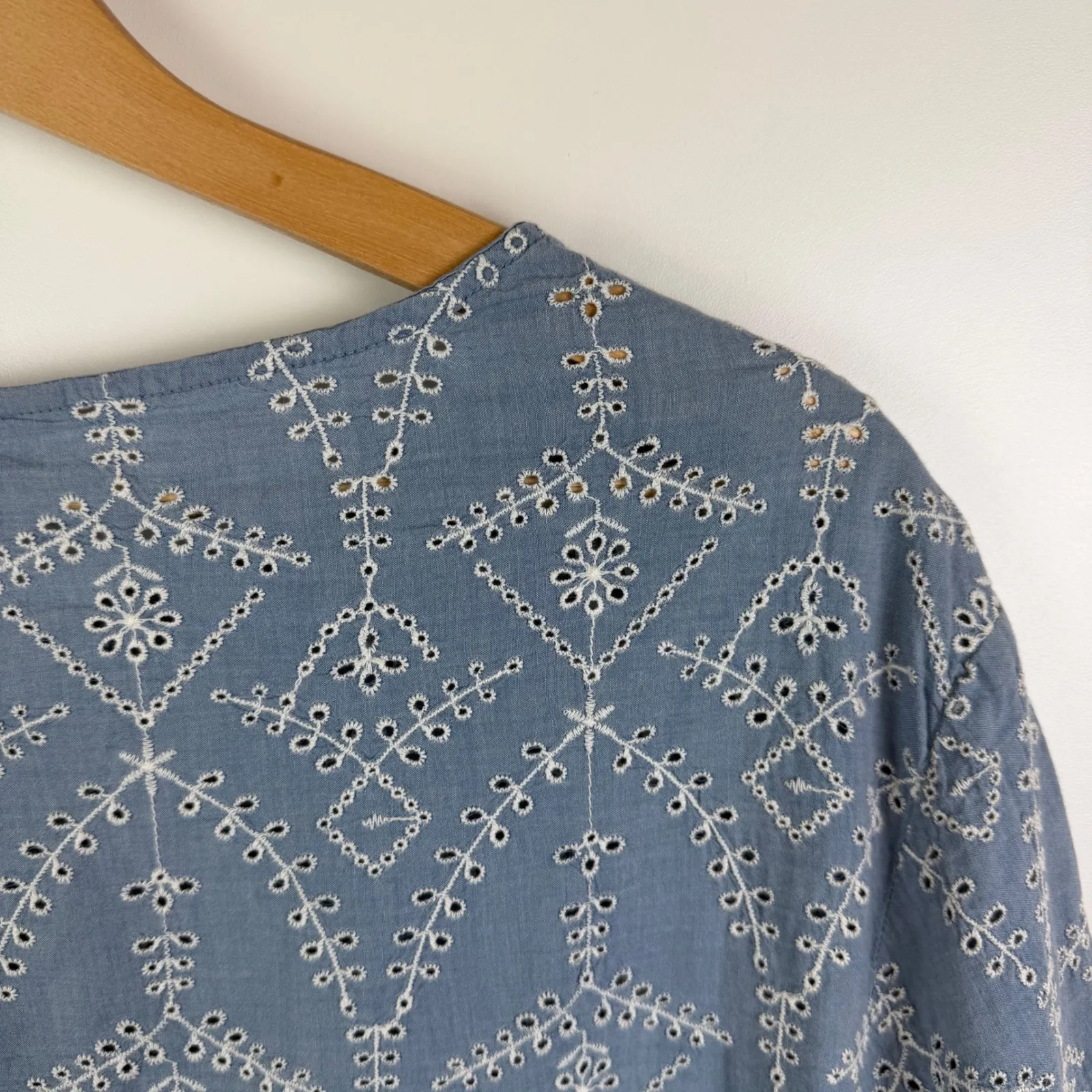 Lauren Ralph Lauren Eyelet Embroidered Blouse Medium Blue Cotton Cottage Preppy - Image 2