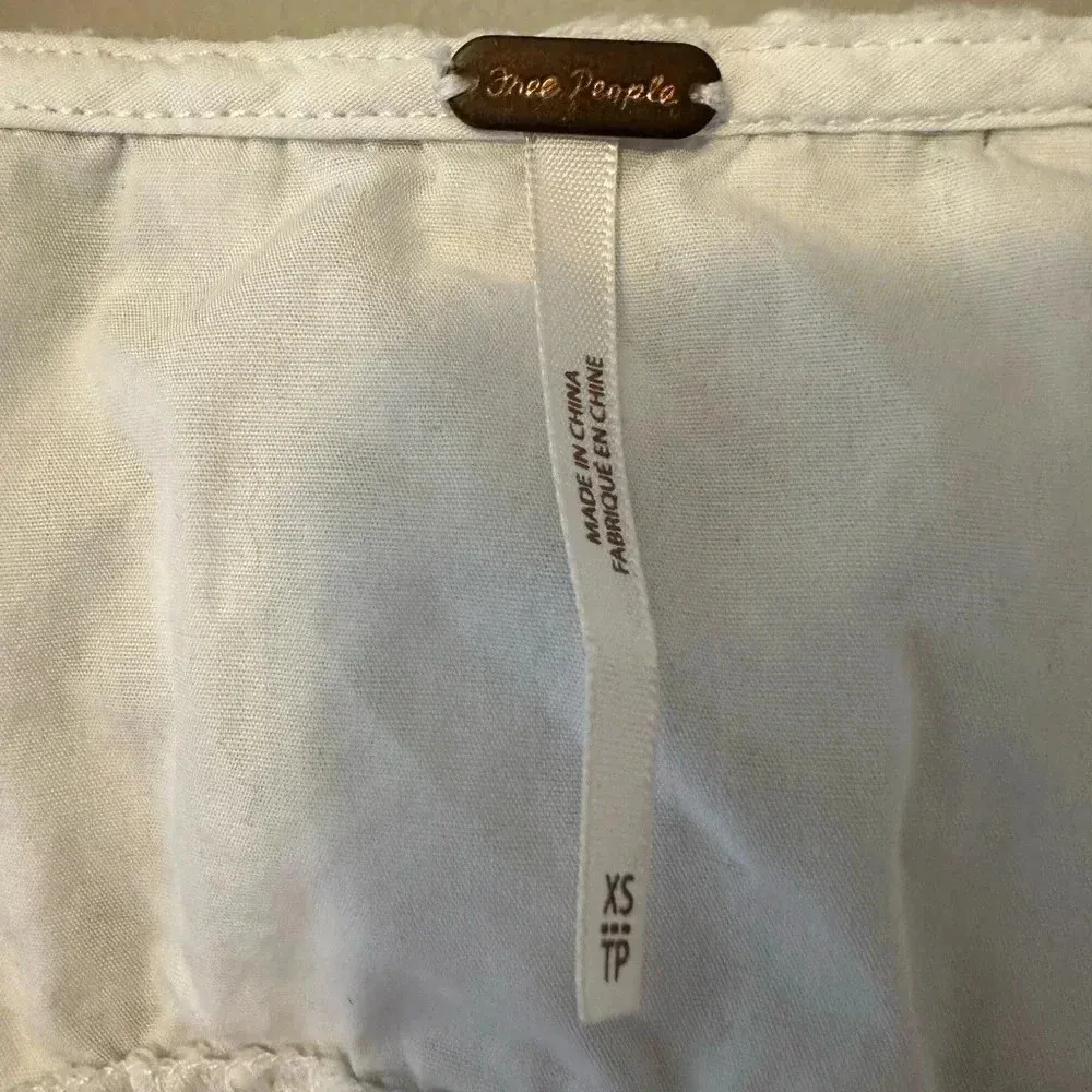 Free People White Eyelet Half Moon Mini Dress Ruffled Crocheted Lace Women Sz XS - Image 6