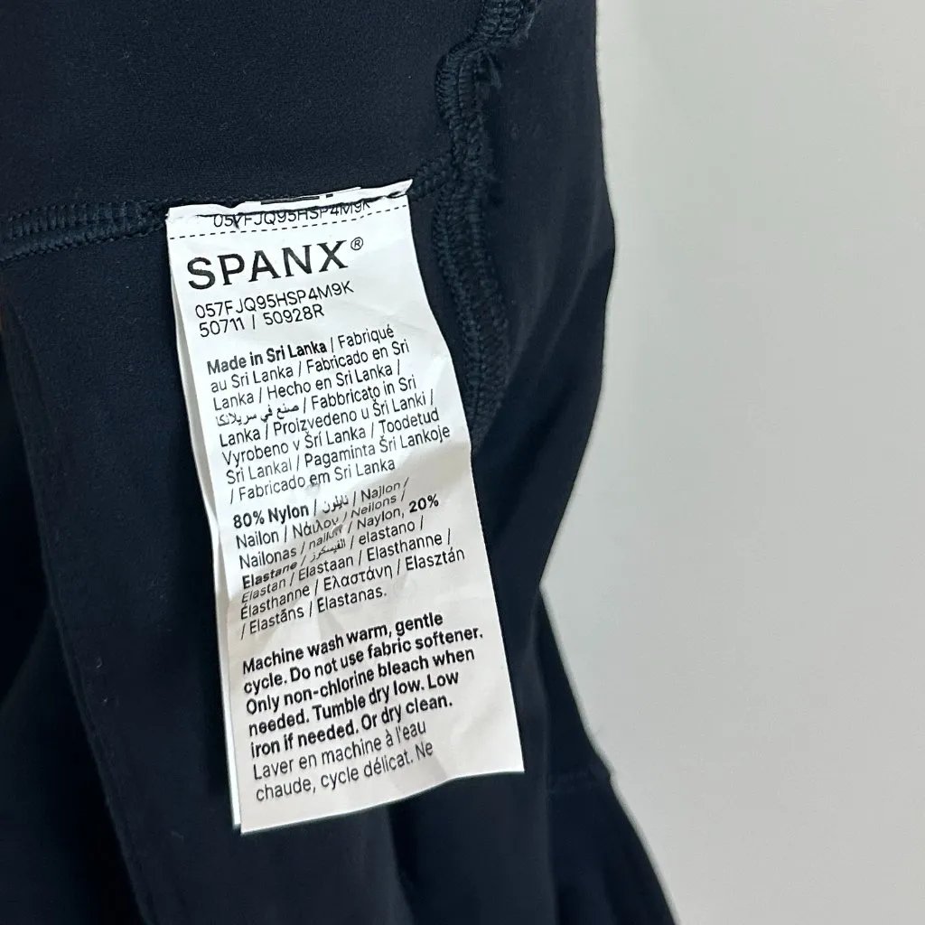 SPANX Smooth OnForm Skort in Very Black Size Small - Image 6