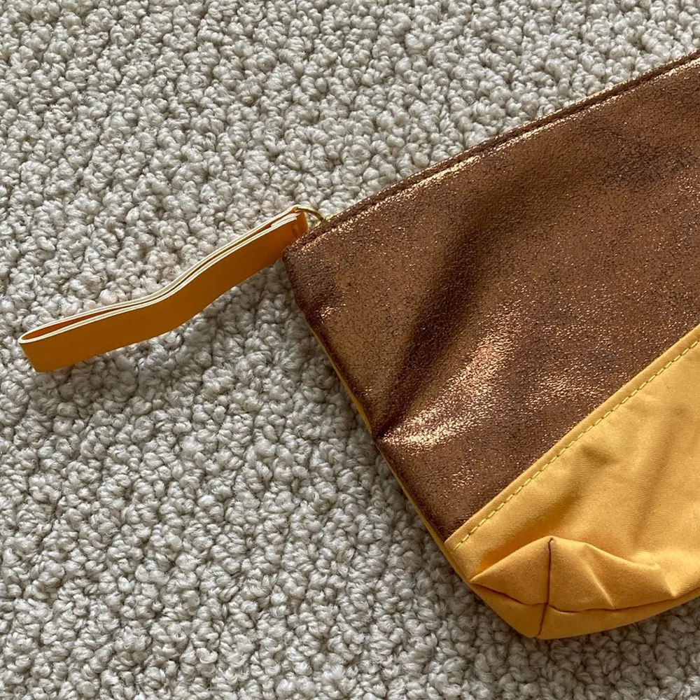Ipsy Cosmetic Case Sparkle Metallic Bag Yellow Gold 5” by 7.5” Like New - Image 2