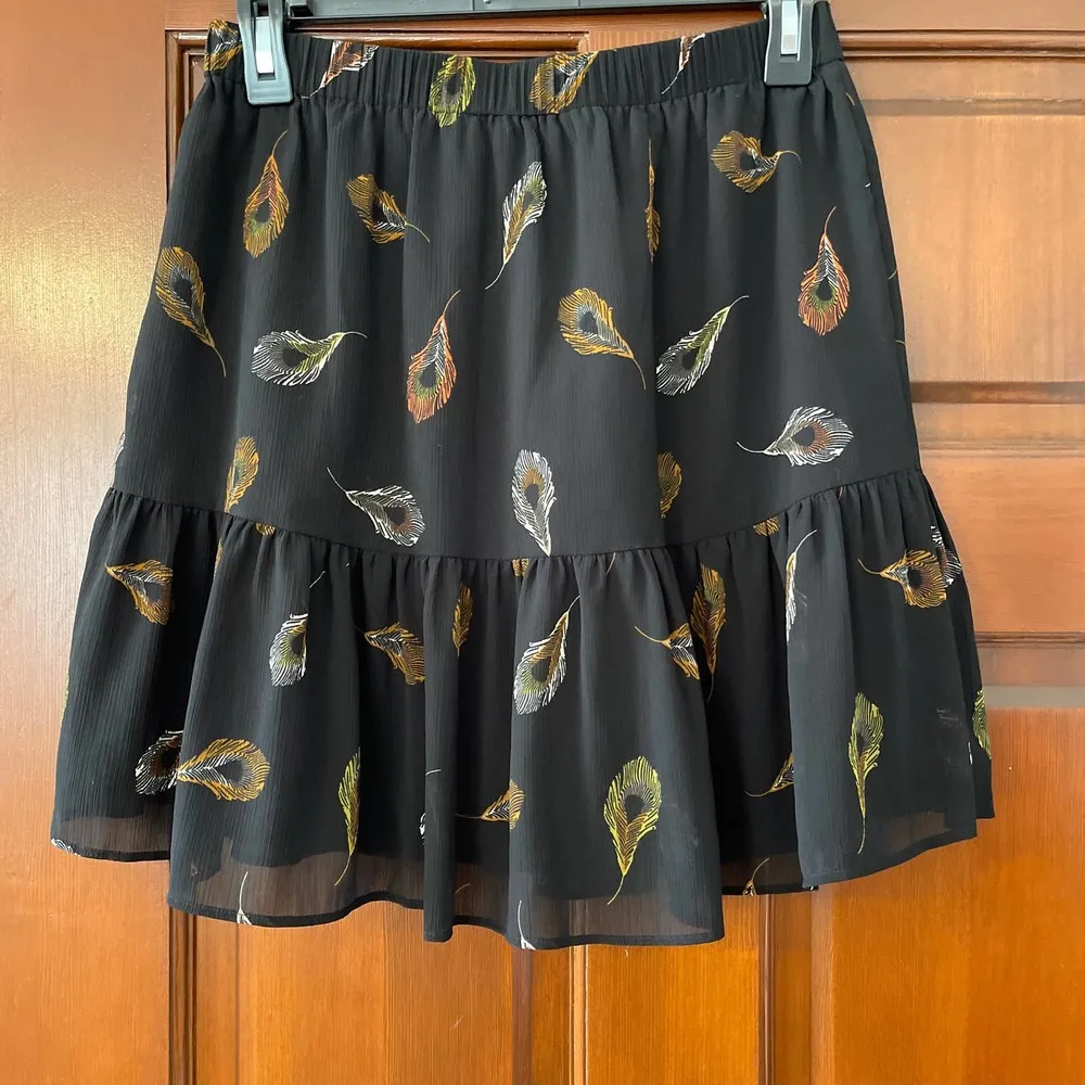 Madewell feather print layered mini skirt size small - Image 6