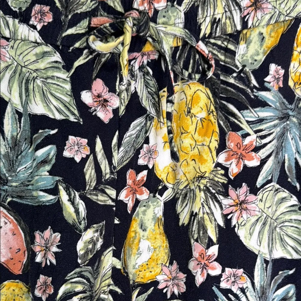 J. Jill Tropical Fruit Shorts Black Yellow Pink Print Size Medium - Image 3