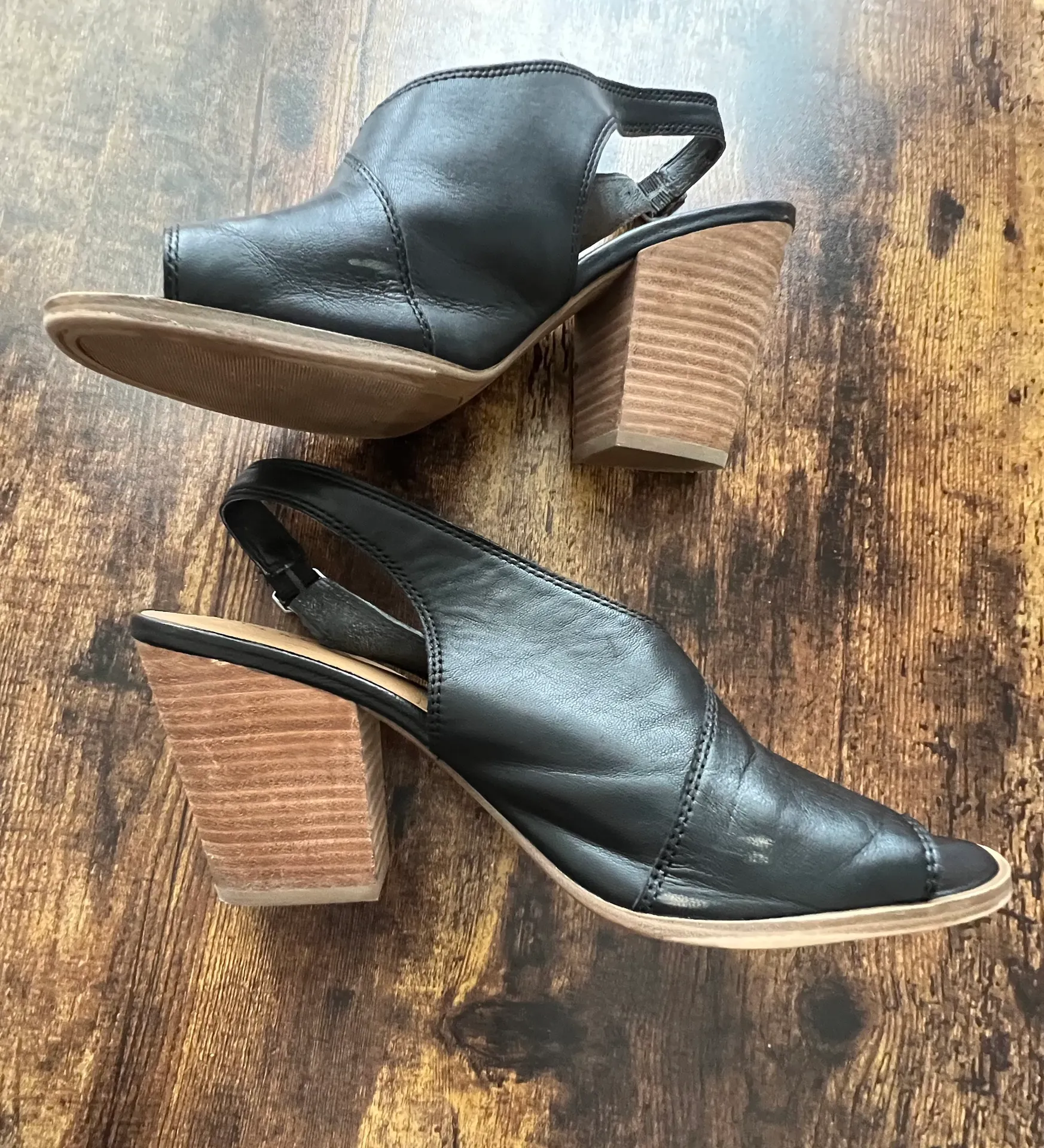 Lucky Brand | ladies Overandie block heel sandal. Size: 10M/42 - Image 3