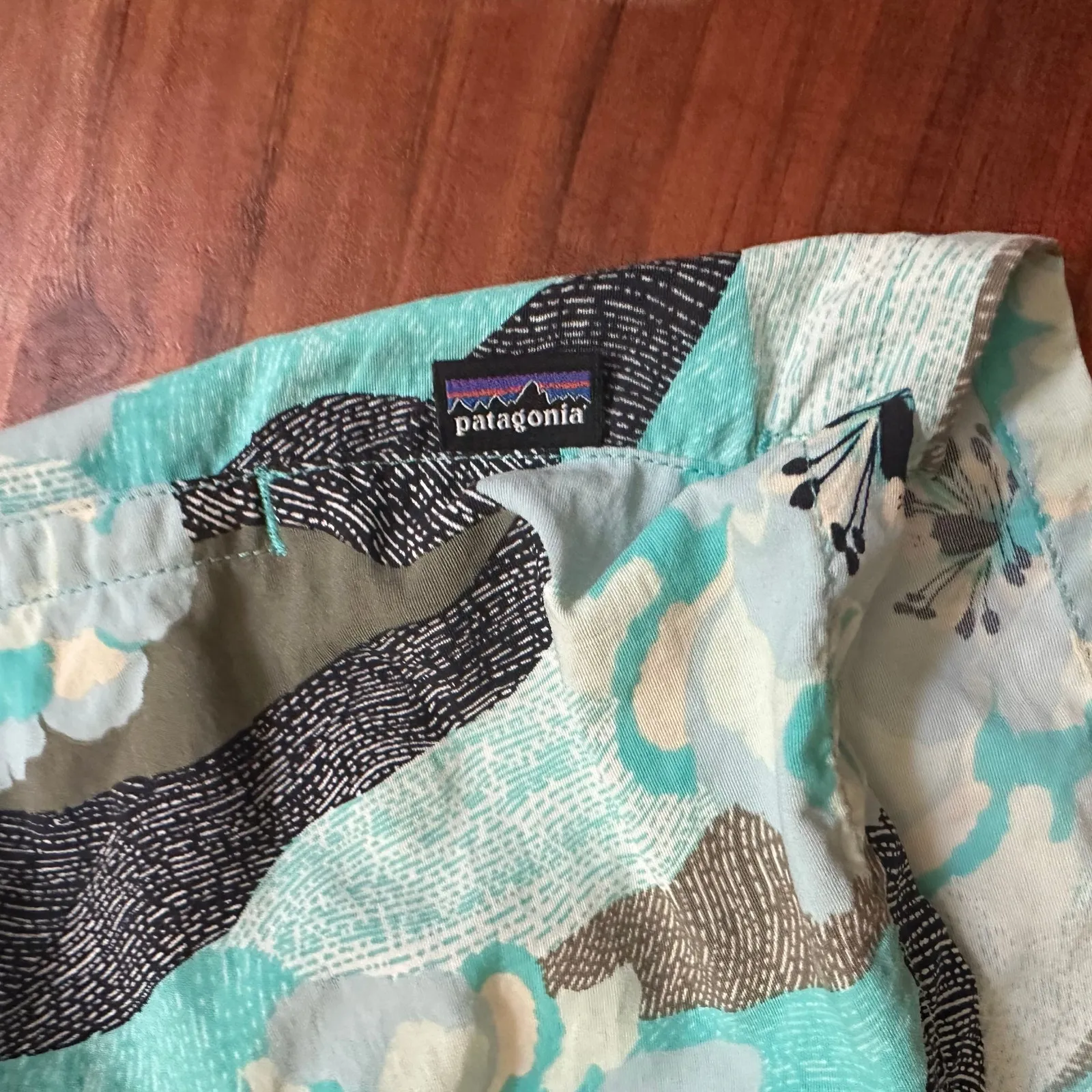 Patagonia Barely Baggies Womens Size L Blue‎ Floral Water Sports Outdoors - Image 3