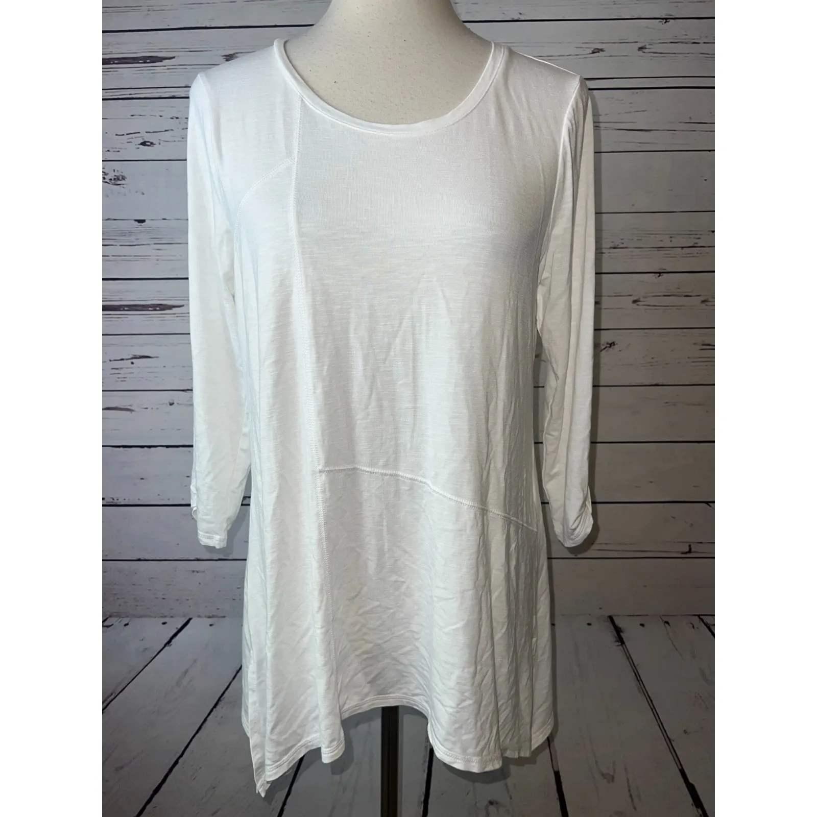 Chicos Zenergy Tunic Top Seam Detail White Flowy Comfy size 0 Blouse Shirt Small - Image 9