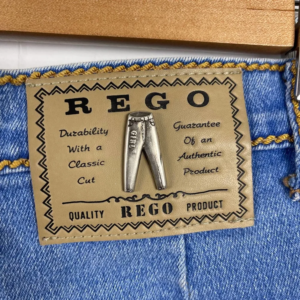 REGO Vintage Women's Size 26 Med wash High Rise Waist Western Jeans Gold Stitch - Image 10