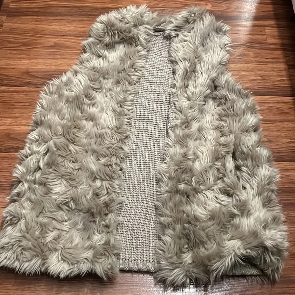 REVERSIBLE faux fur vest - Image 8