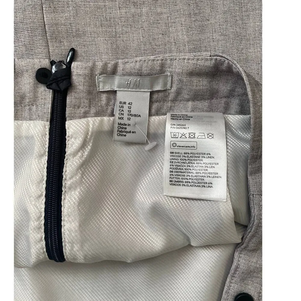 NWOT Preppy Grey H & M Mini A-Line Skirt with Zipper & Button Closure - Size 12 - Image 4